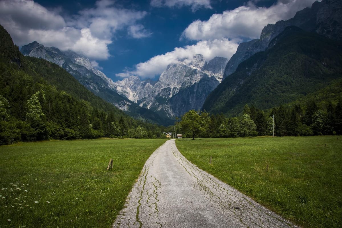 Into the wild on foot, by bicycle or by public transport