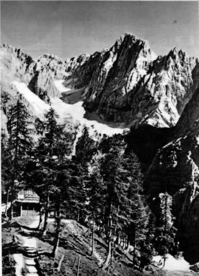 BW Postcard of Erjavec Lodge (1928)