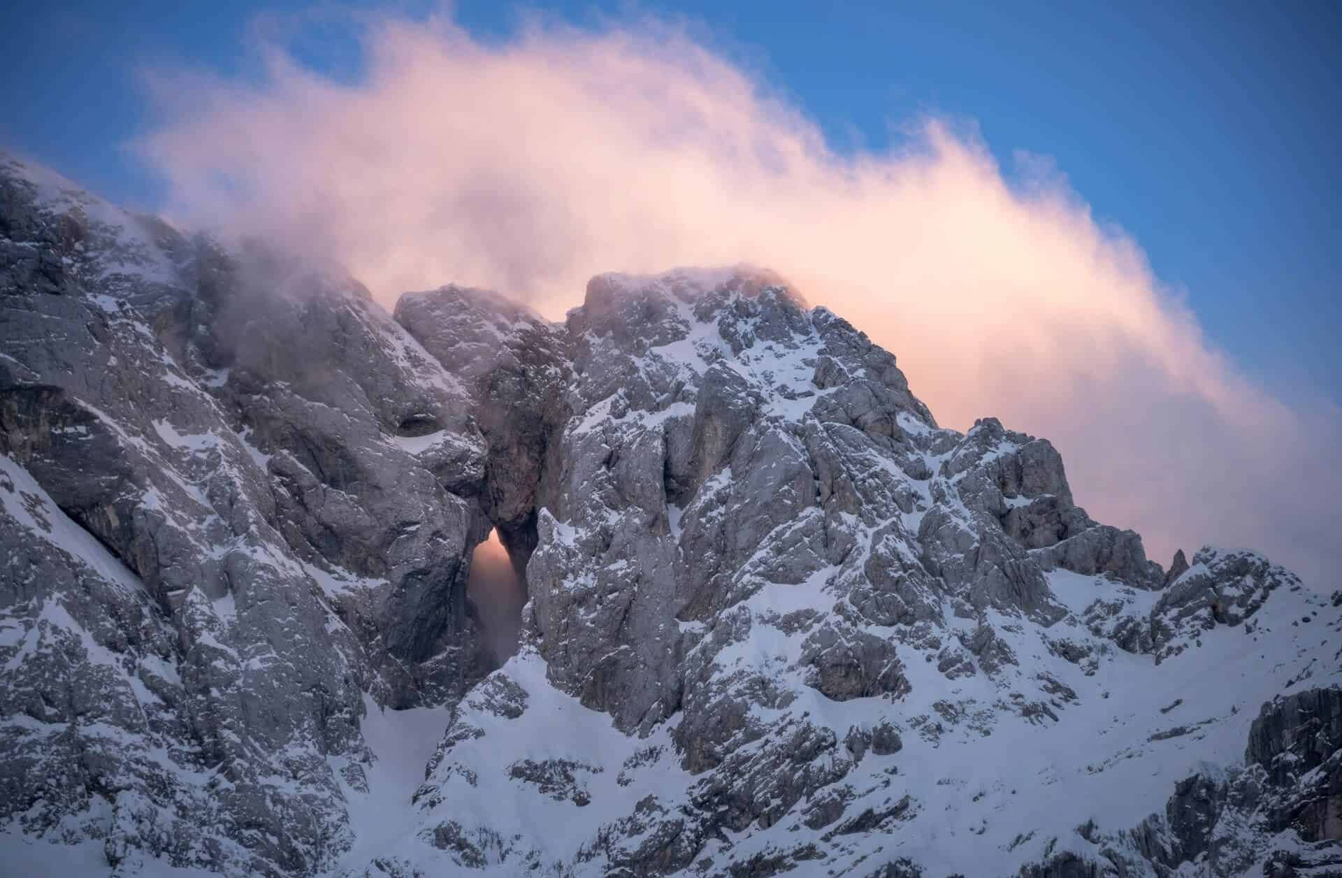 sun light prisojnik window julian alps 1